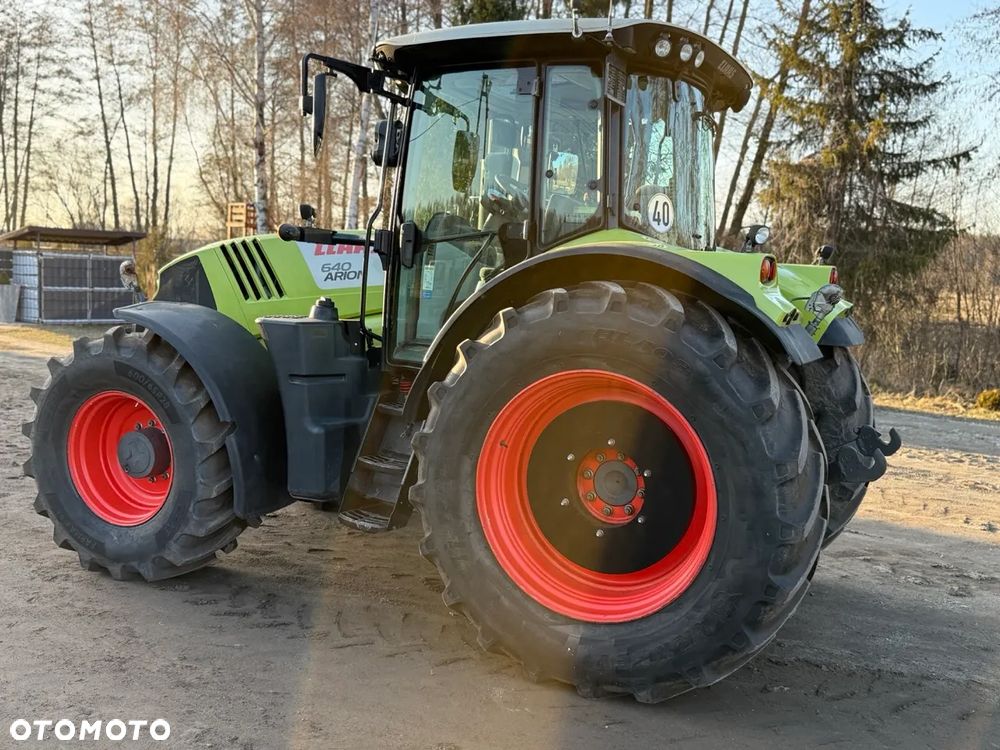 Claas ARION 640 - 9
