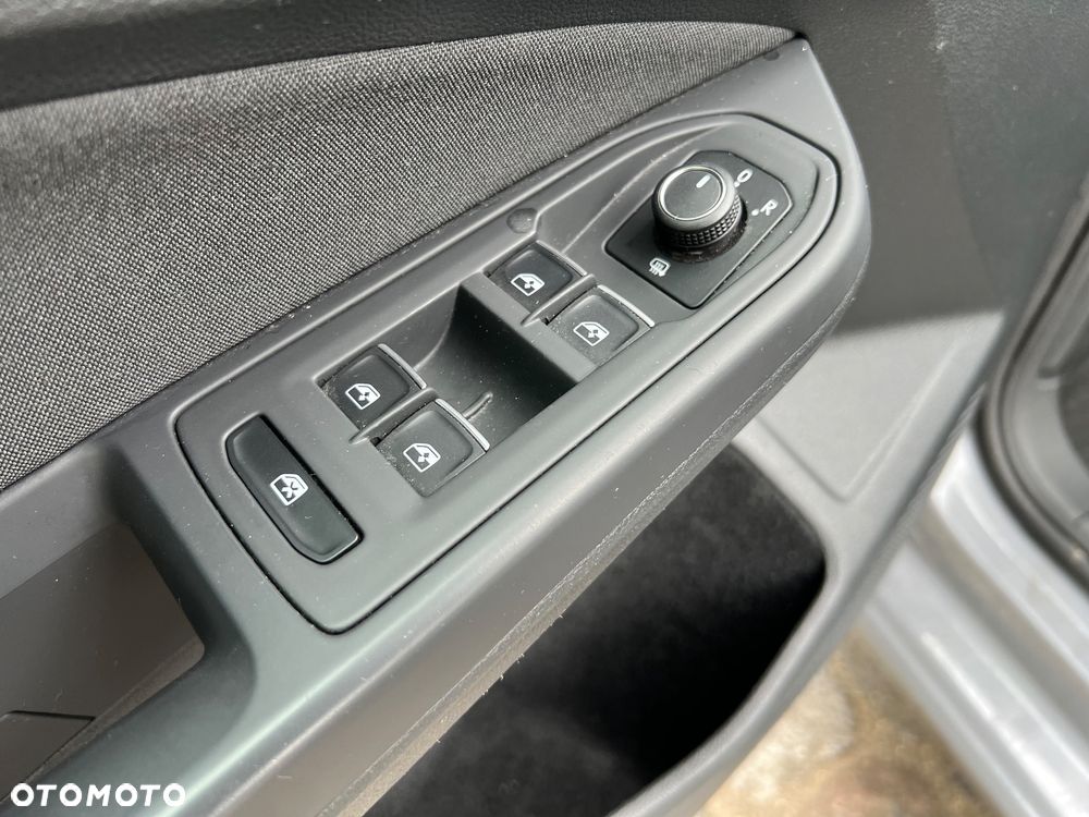 Volkswagen Golf 2.0 TDI SCR - 23