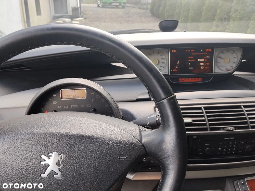 Peugeot 807 140 Family - 9
