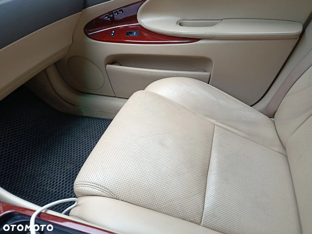 Lexus GS 300 Prestige + - 27