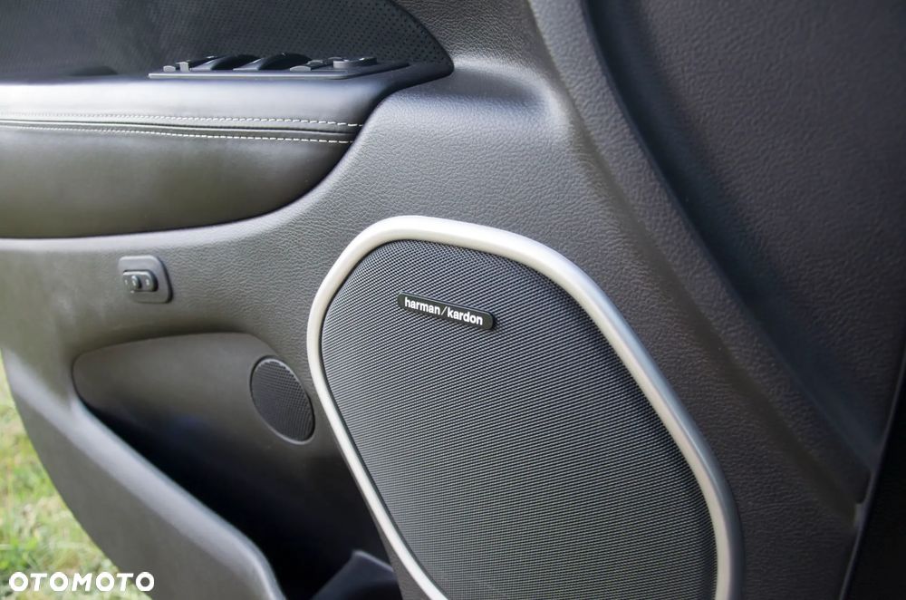 Jeep Grand Cherokee SRT - 14
