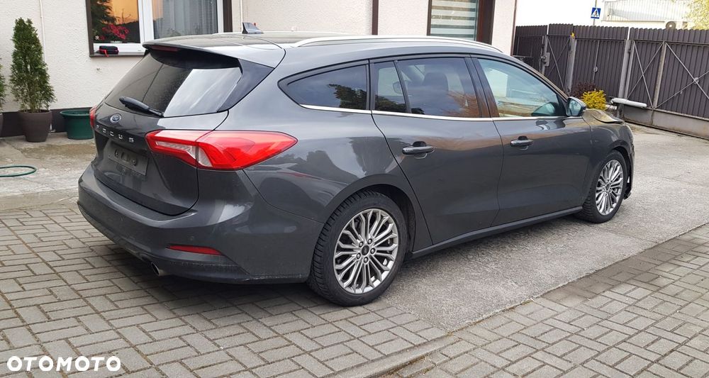 Ford Focus 2.0 EcoBlue STart-Stopp-System TITANIUM - 4