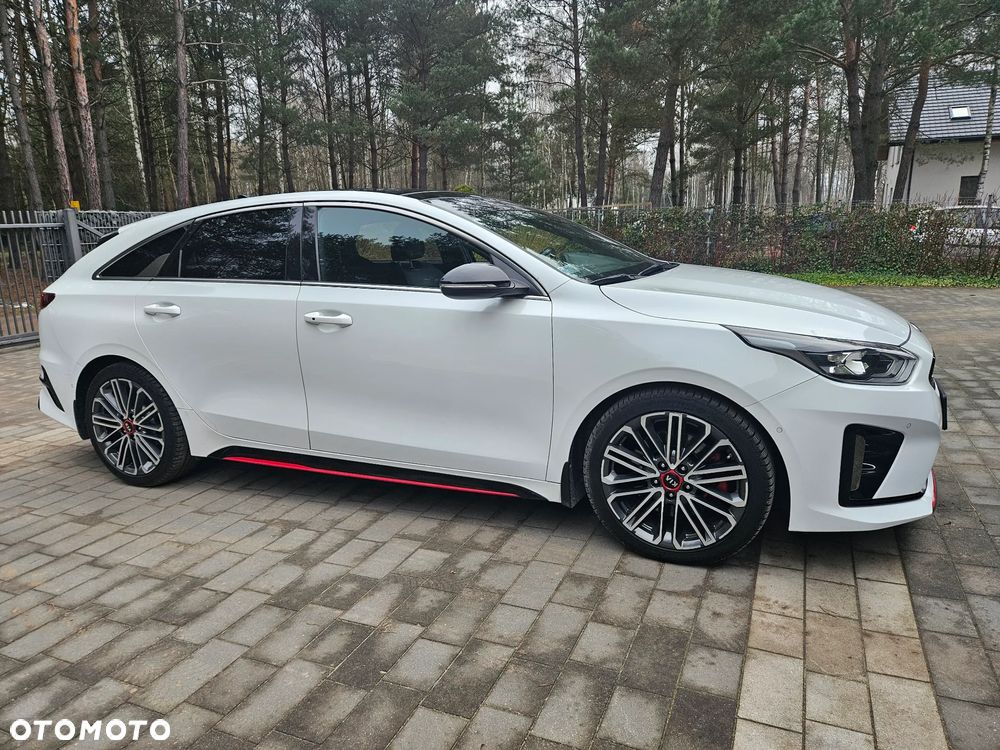 Kia ProCeed 1.6 T-GDI GT DCT - 11