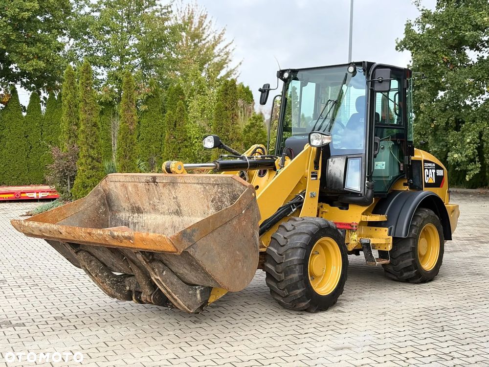 Caterpillar 908M