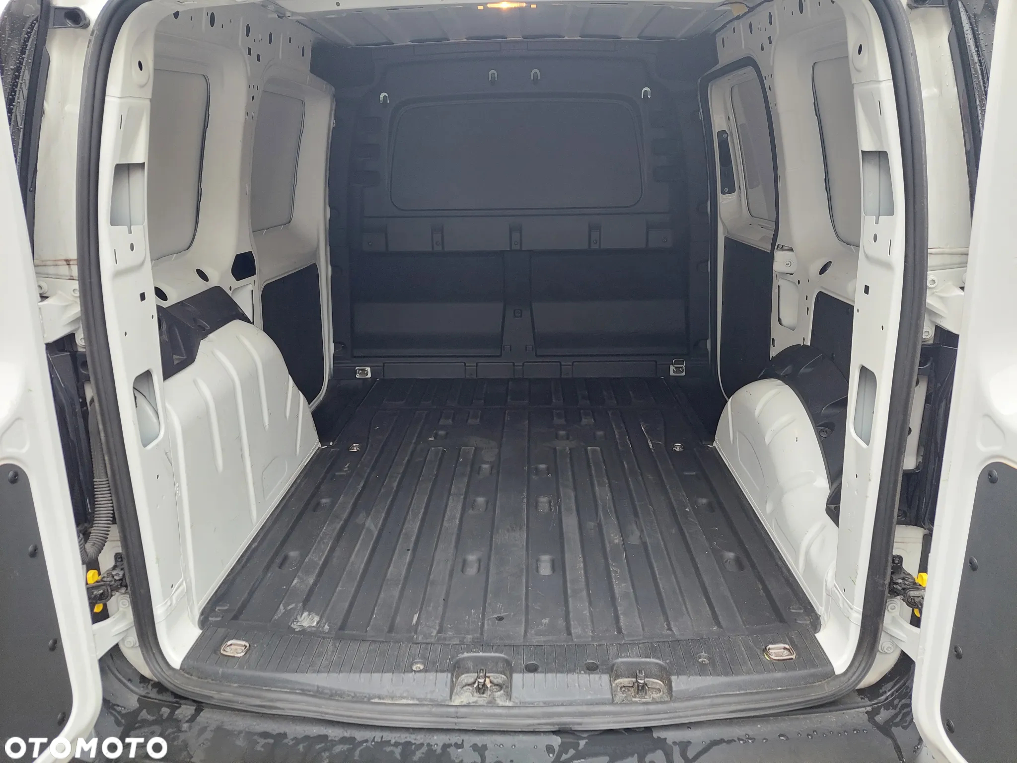 Volkswagen Caddy - 21