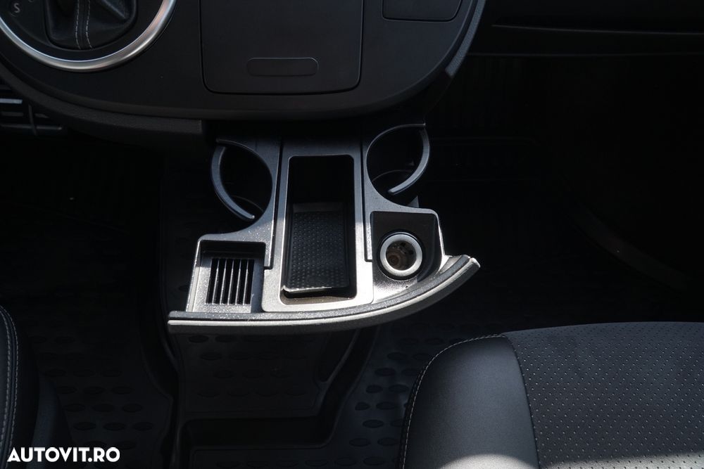 Volkswagen Multivan - 17