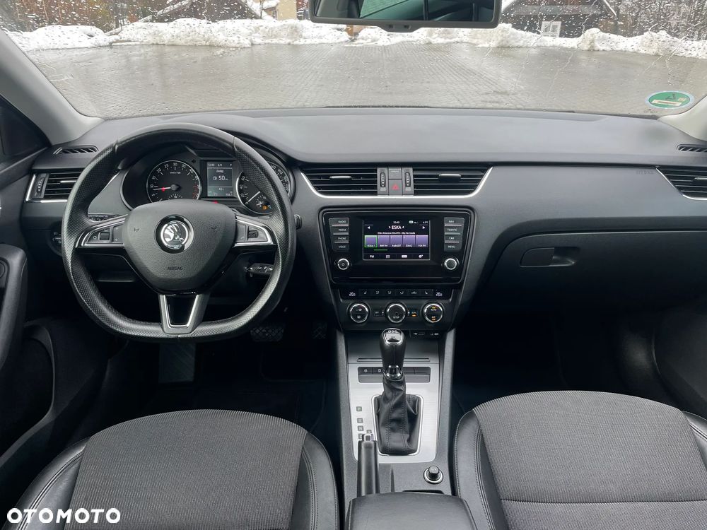 Skoda Octavia 1.6 TDI DPF DSG Elegance - 8