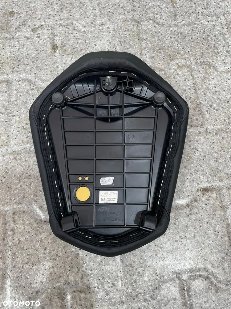 siedzenie kierowcy i pasażera, mocowanie tablicy rejestracyjnej KTM Super Duke 1290 GT  (nr1367) - 10