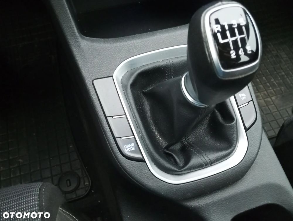 Hyundai i30 1.5 T-GDI 48V Classic + - 13