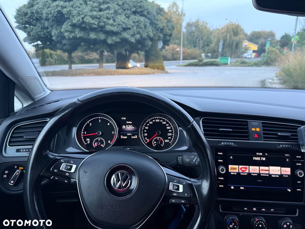Volkswagen Golf - 10