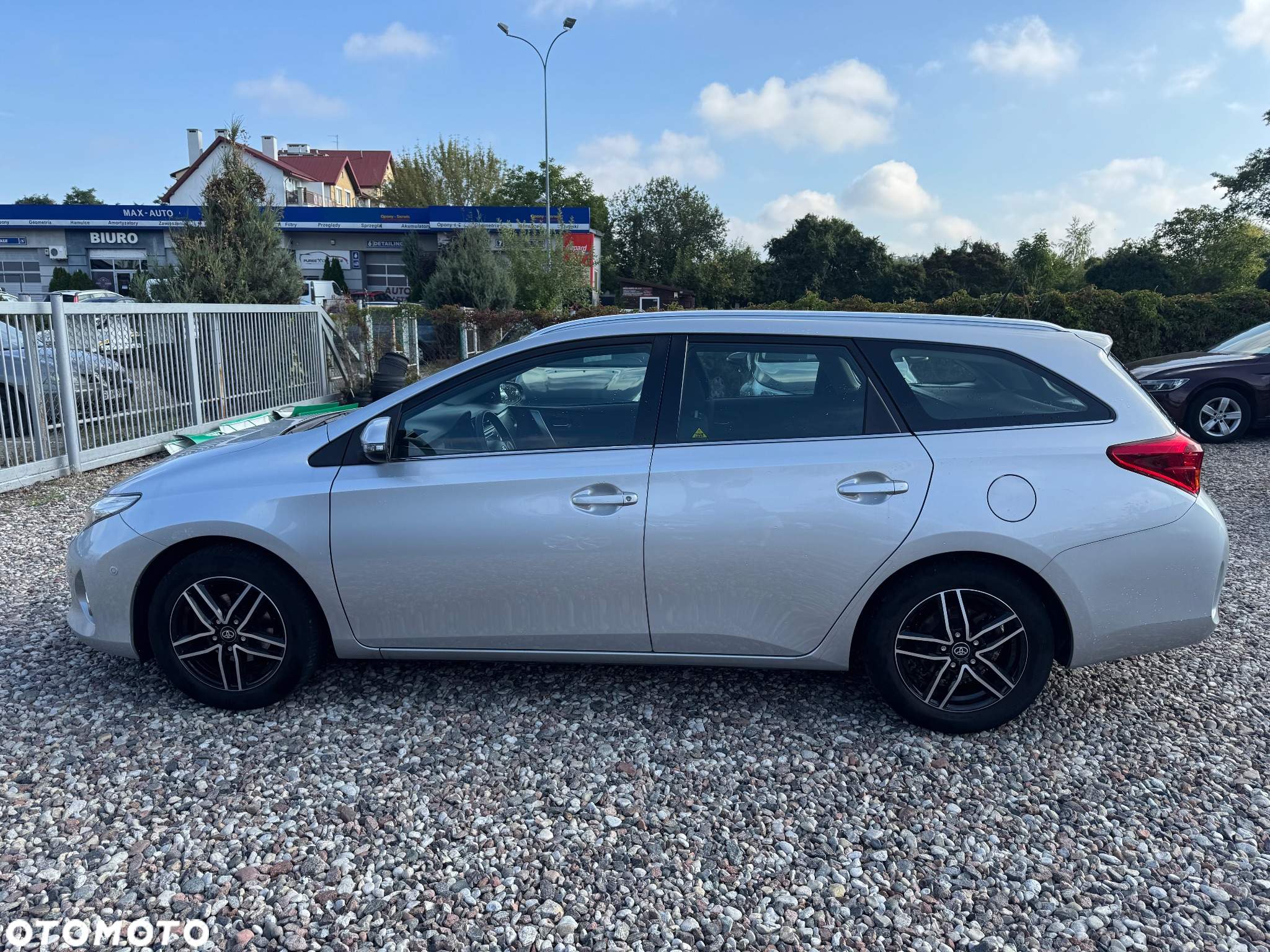Toyota Auris 1.6 Premium - 8
