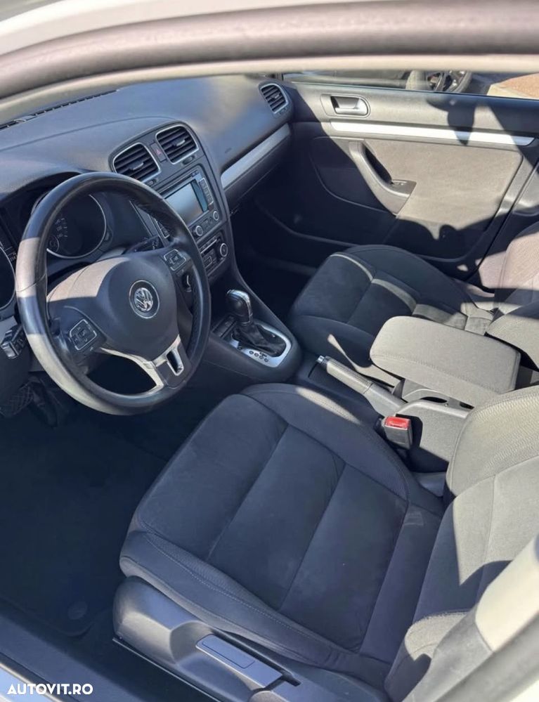 Volkswagen Golf 1.6 TDI DPF DSG Comfortline - 29