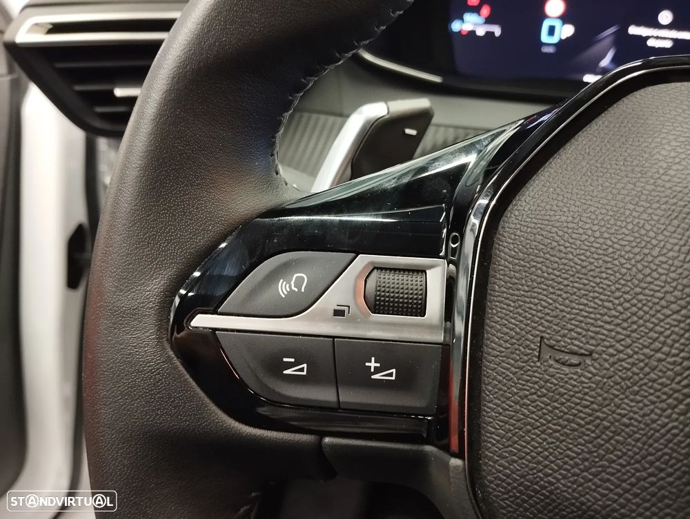 Peugeot 208 1.2 Hybrid Allure e-DCS6 - 20