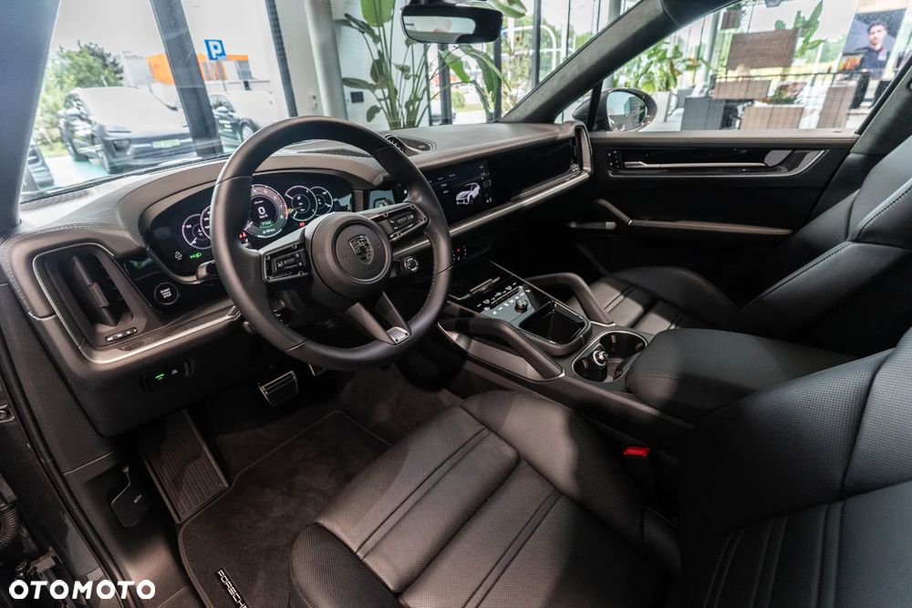 Porsche Cayenne Turbo E-Hybrid PHEV - 10