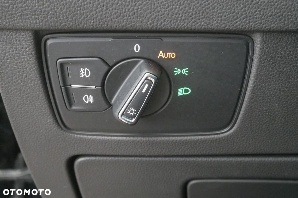 Volkswagen Passat Variant 2.0 TSI Elegance DSG - 32