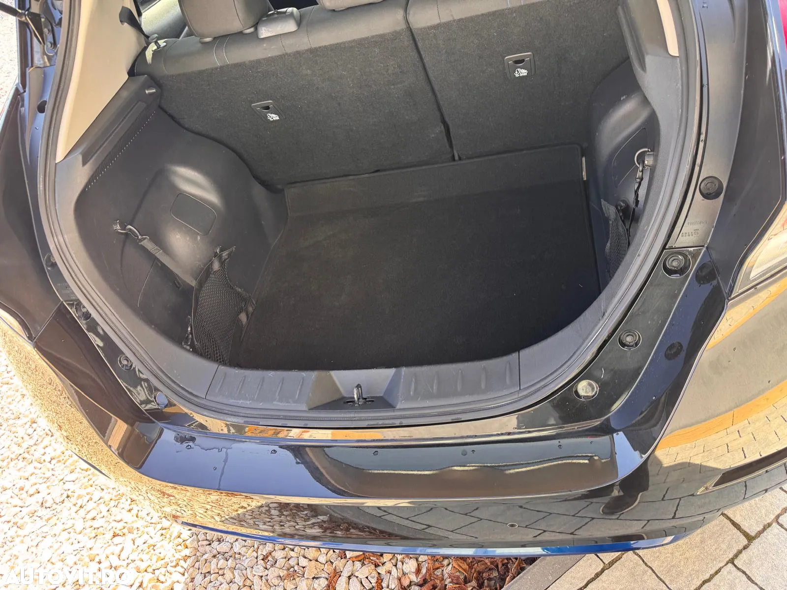 Nissan LEAF 62 kWh e+ N-Connecta - 19