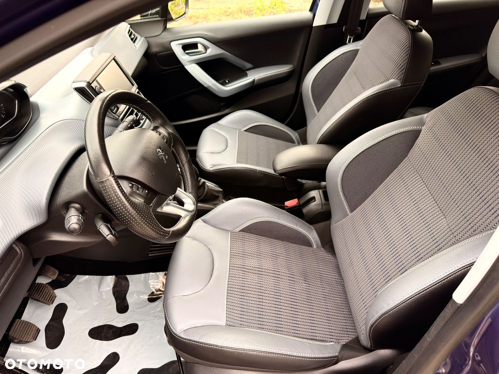 Peugeot 208 1.2 PureTech Allure - 14