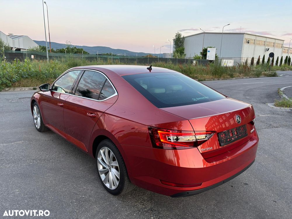 Skoda Superb 2.0 TDI DSG Premium Edition - 5