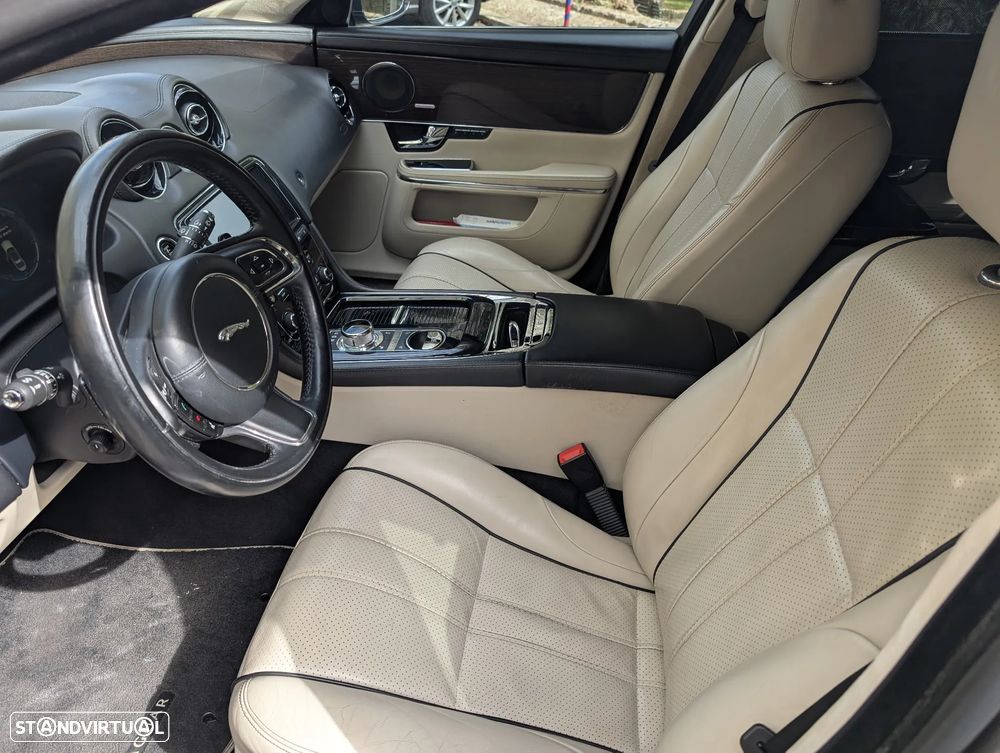 Jaguar XJ 3.0 D V6 LWB Premium Luxury - 11