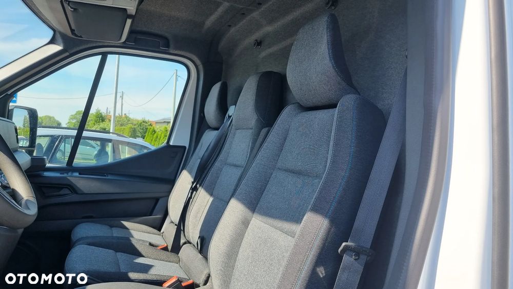 Nissan INTERSTAR - 37