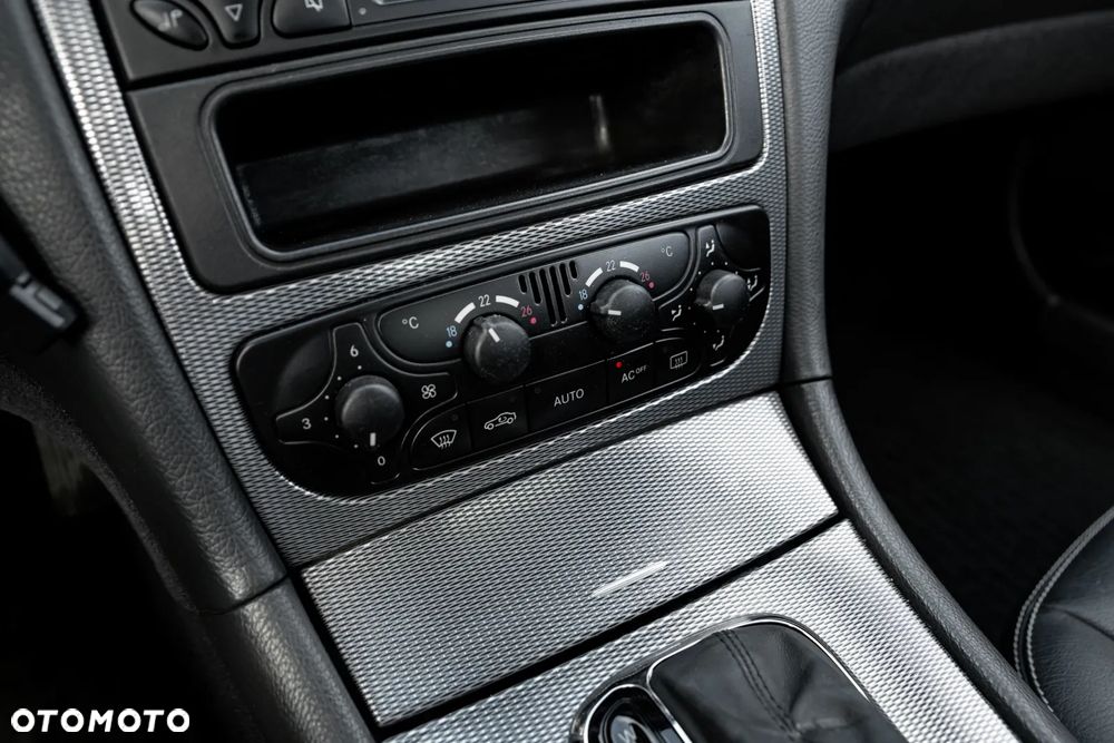 Mercedes-Benz CLK 320 Avantgarde - 28