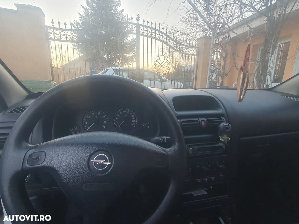 Opel Astra 1.4i Sport - 5