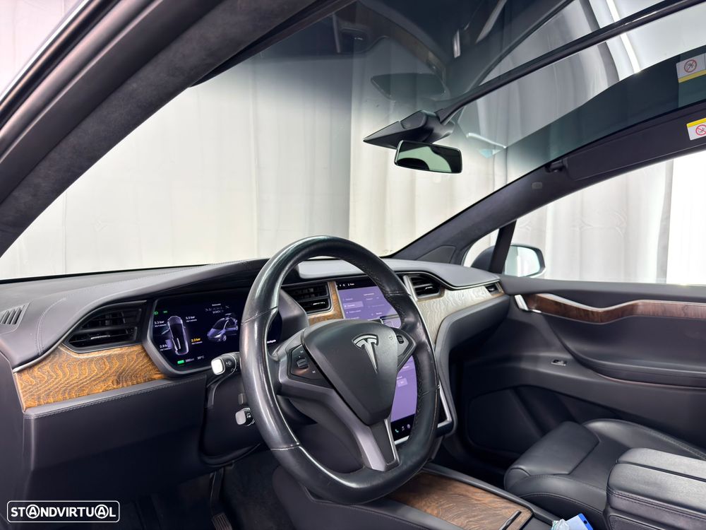 Tesla Model X 100D - 24