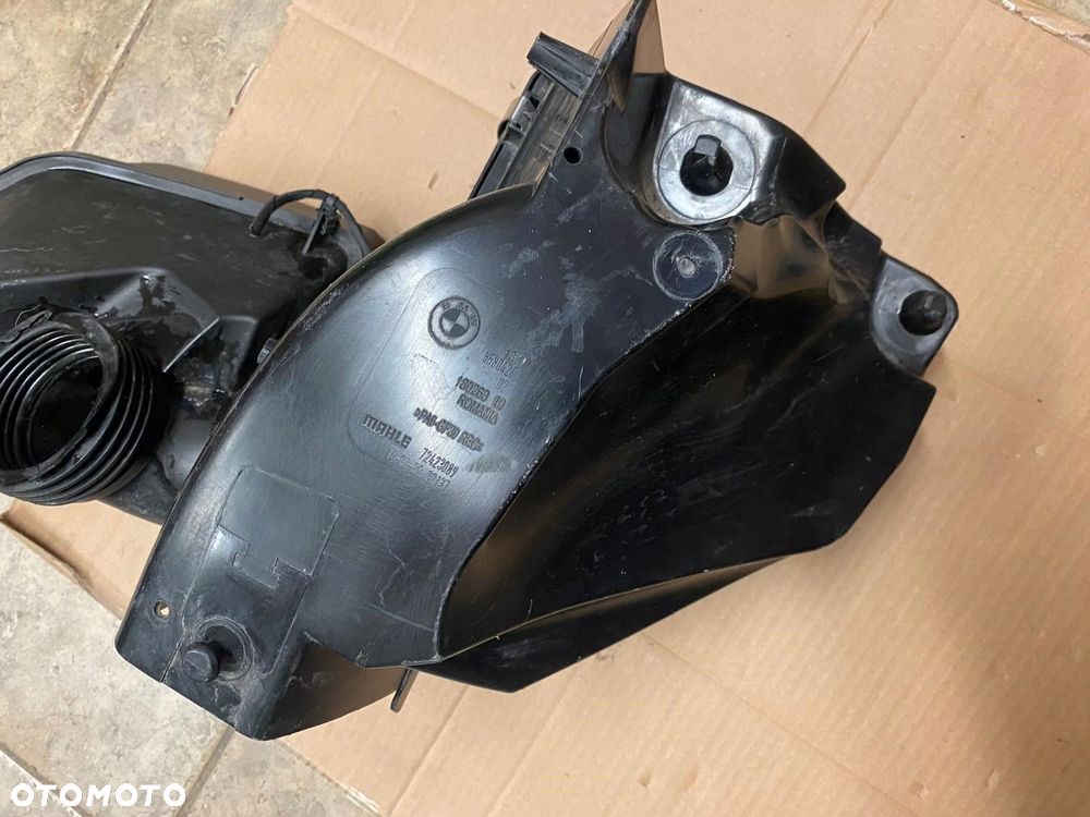 obudowa filtra powietrza bmw g20 g21 72423089 - 2