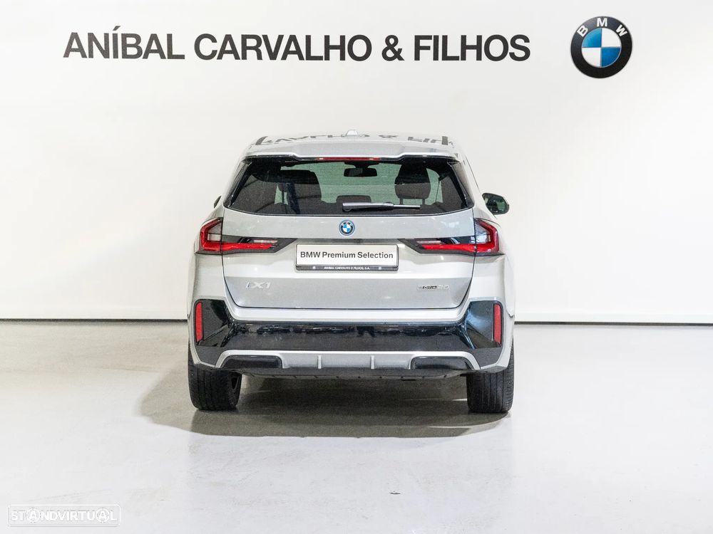 BMW iX1 eDrive20 Pack Desportivo M - 31