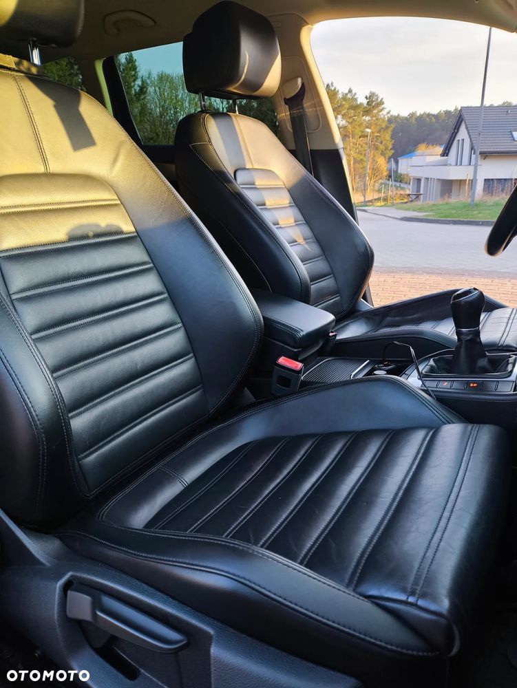 Volkswagen Passat 2.0 TDI Sportline - 8