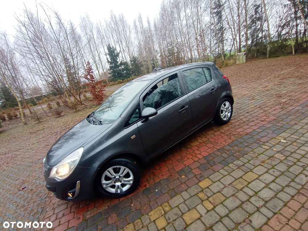 Opel Corsa 1.2 16V Cosmo