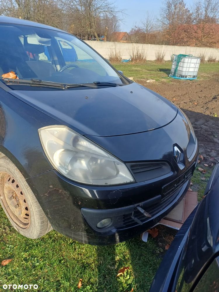 Maska przednia Renault Clio III 2007r NV676 - 2
