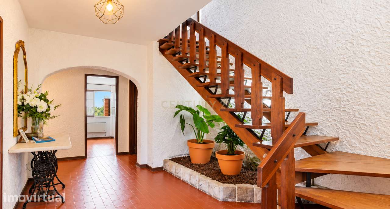 Moradia Isolada T6 com Vista Mar e Amplo Espaço Exterior – Sesimbra - Grande imagem: 2/17