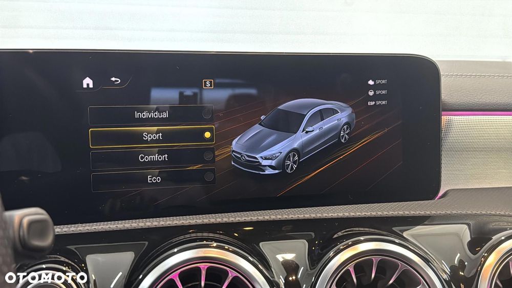 Mercedes-Benz CLA 250 4-Matic AMG Line 7G-DCT - 24