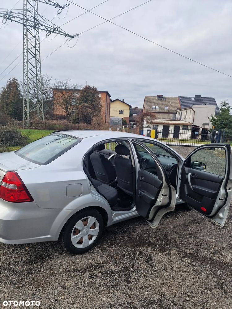 Chevrolet Aveo - 10
