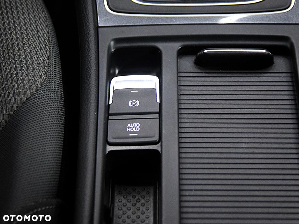 Volkswagen Golf 1.6 TDI (BlueMotion Technology) DSG Trendline - 23