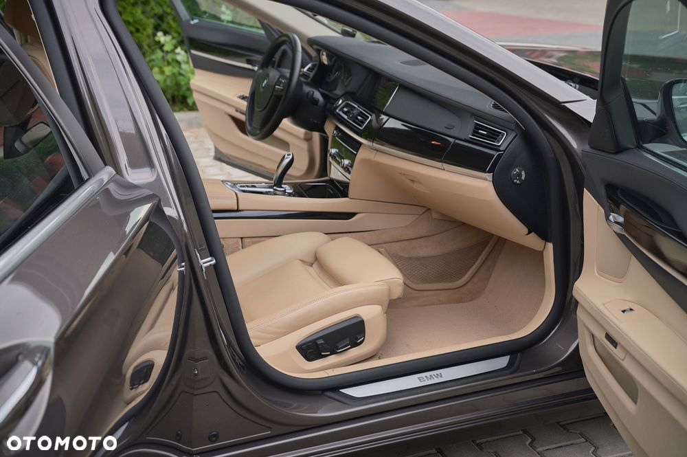 BMW Seria 7 750d xDrive Blue Performance Edition Exclusive - 21