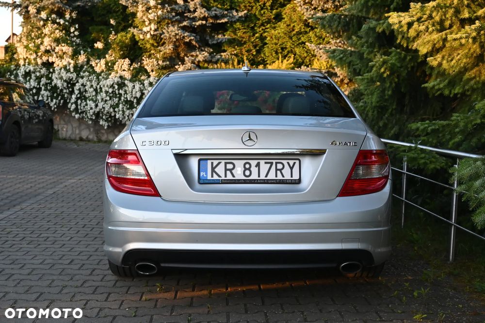 Mercedes-Benz Klasa C 300 4Matic 7G-TRONIC - 5