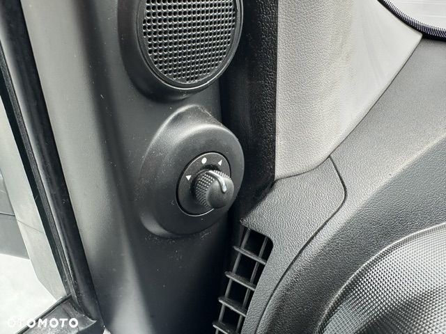 Fiat Fiorino Kombi Adventure - 15