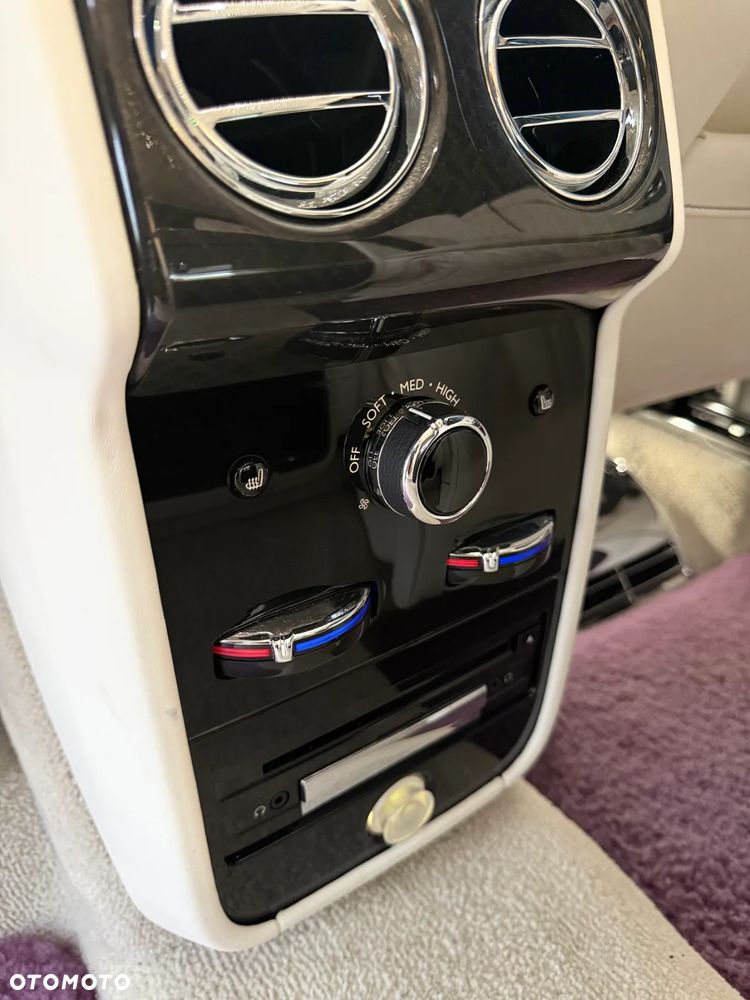 Rolls-Royce Cullinan - 14