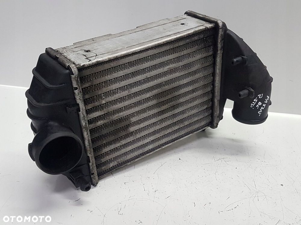 PASSAT B5 2.5TDI INTERCOOLER LEWY 059145805 CHŁODN - 11