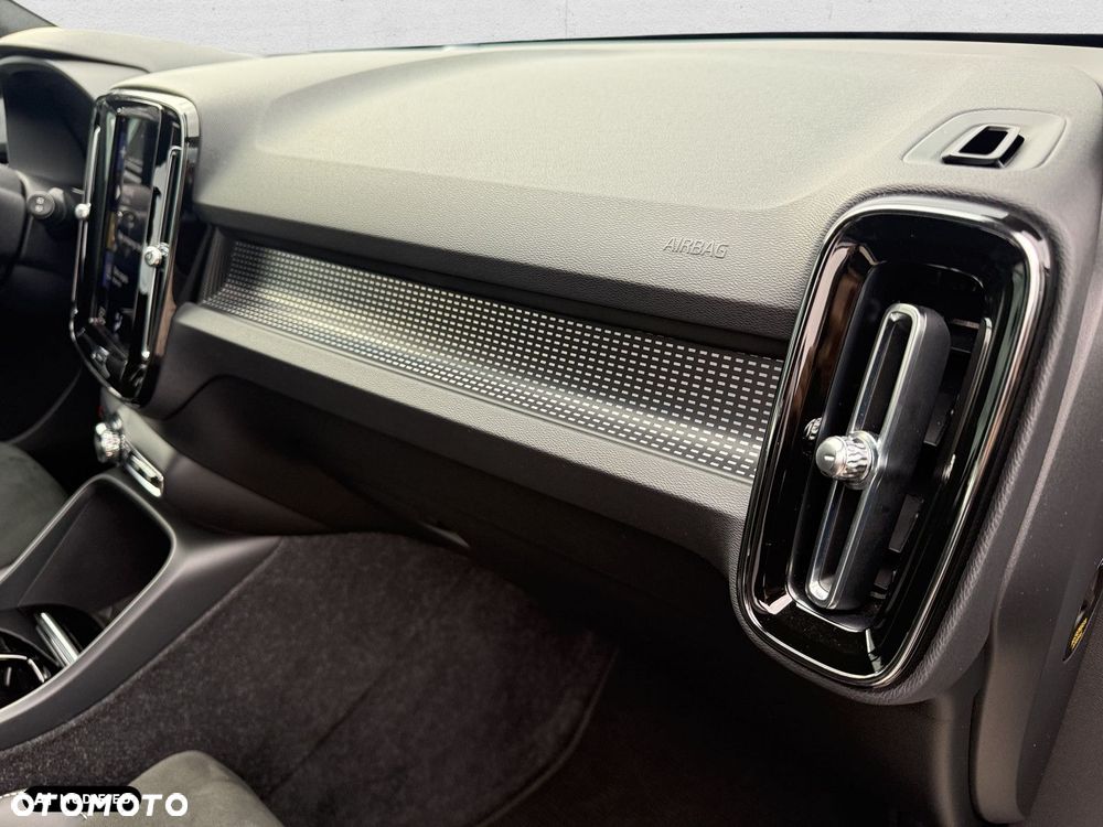 Volvo XC 40 - 24