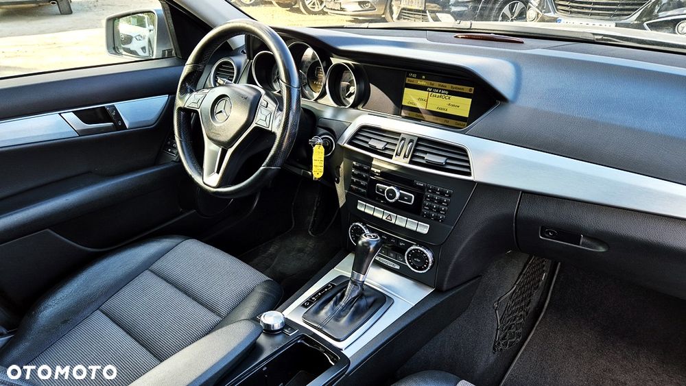 Mercedes-Benz Klasa C 180 BlueEFFICIENCY 7G-TRONIC Avantgarde - 38