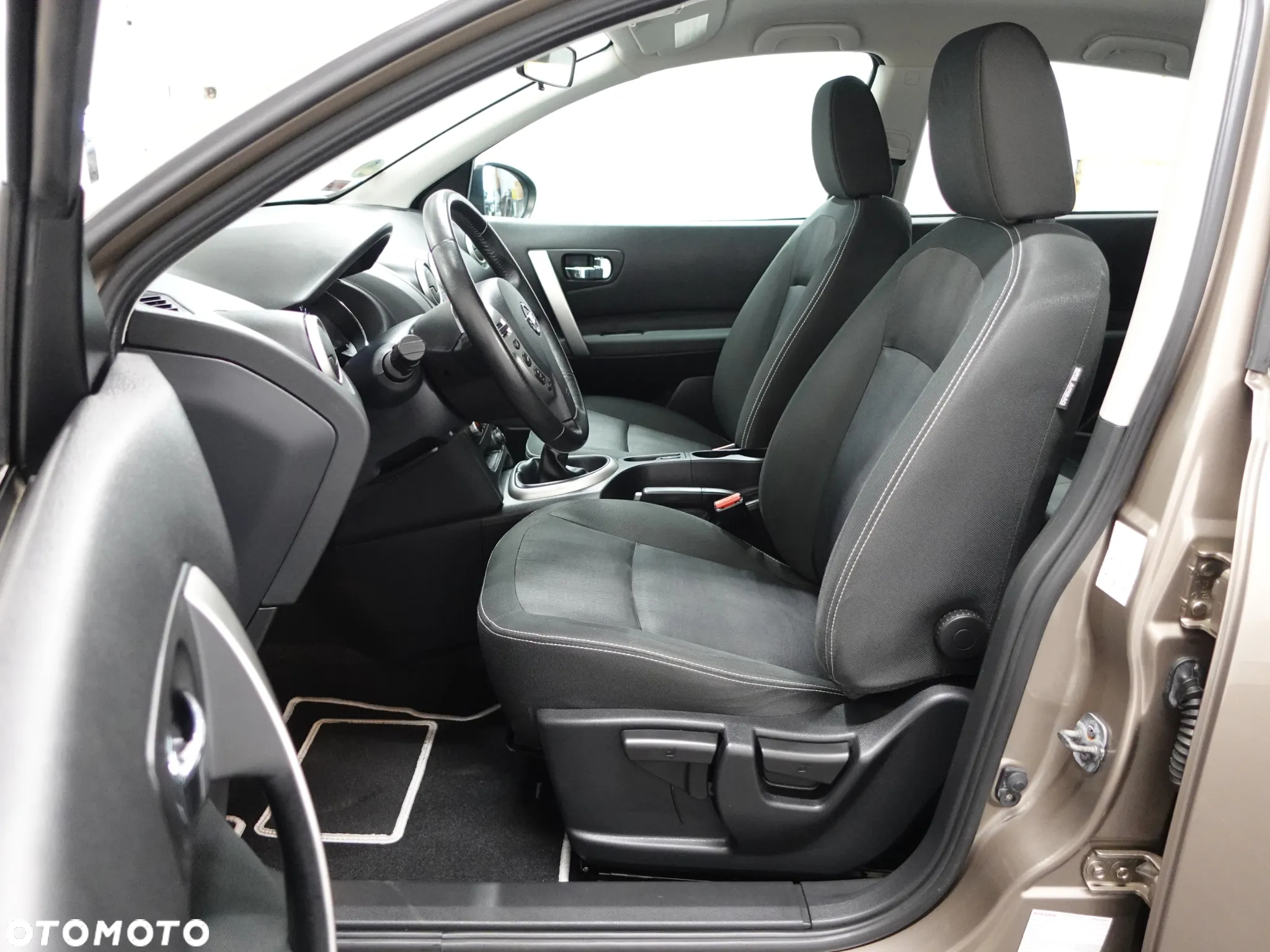 Nissan Qashqai - 23