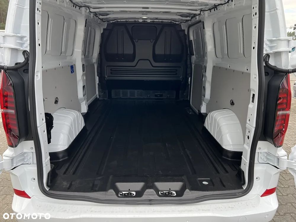 Volkswagen Transporter - 4