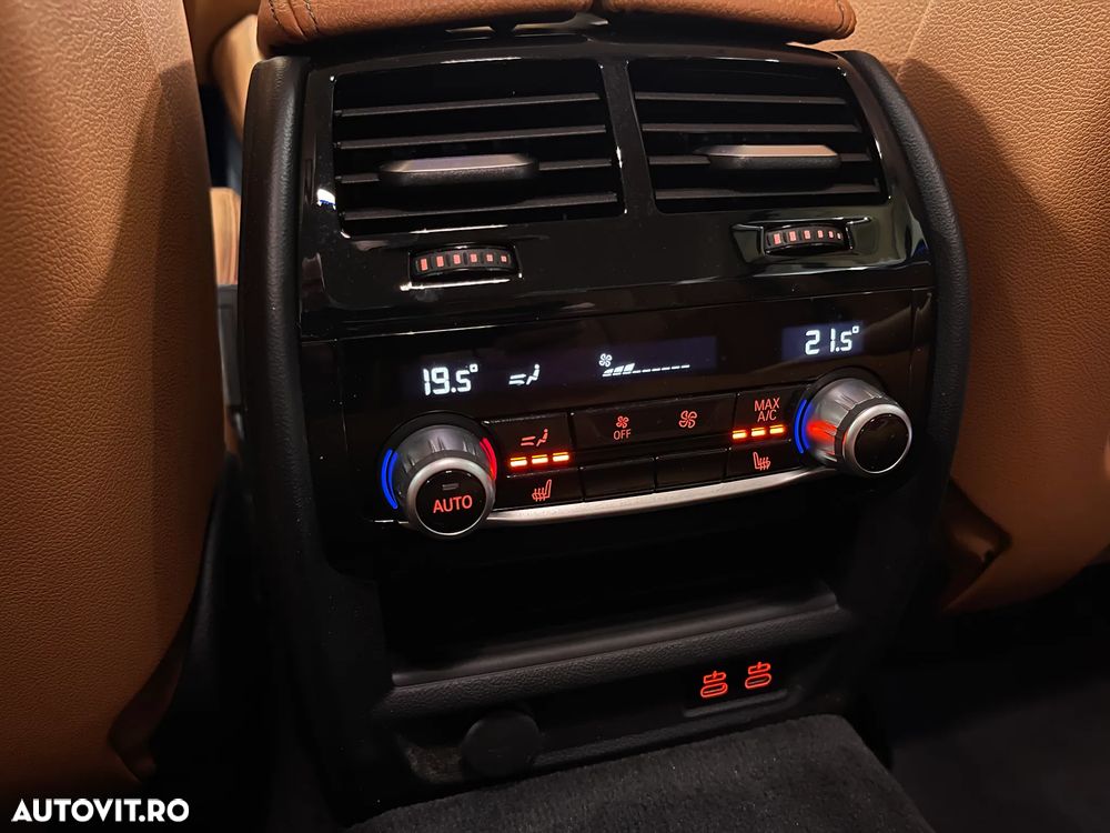 BMW Seria 5 520i Aut. Luxury Line - 26