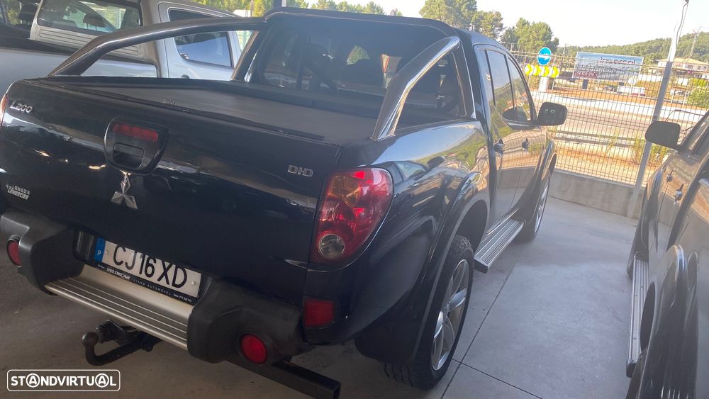 Mitsubishi L200 Pick Up 4x4 Intense Cabine Dupla - 6