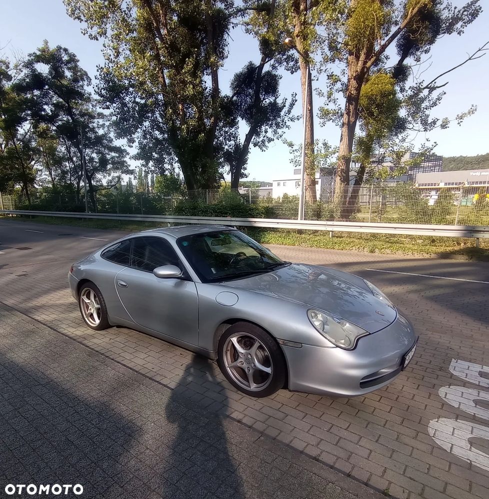 Porsche 911 Carrera - 1