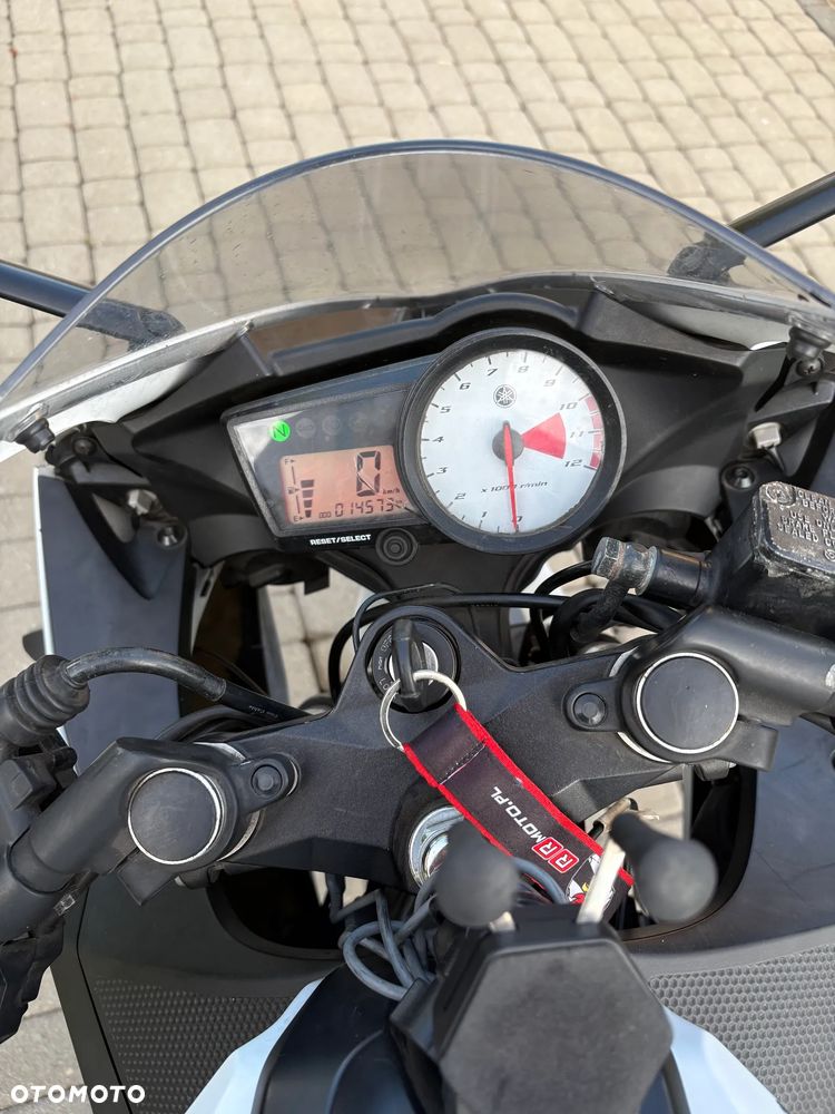 Yamaha YZF - 8