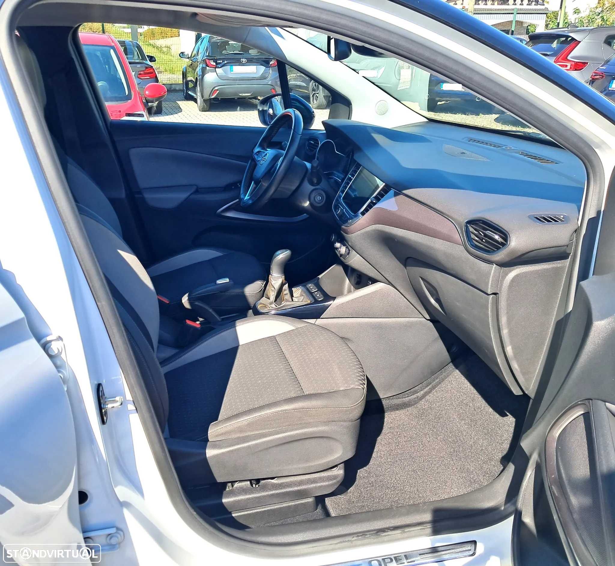 Opel Crossland X 1.2 T Innovation - 15